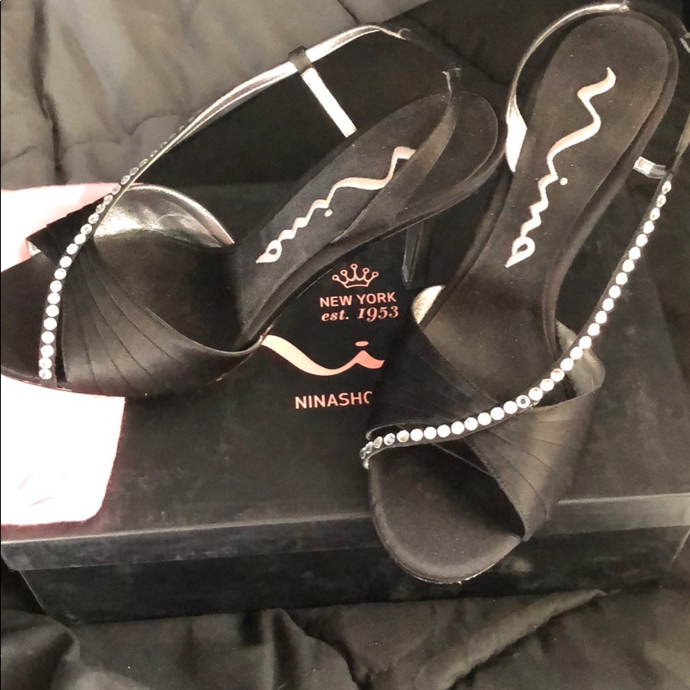 Nina dress shoes worn once